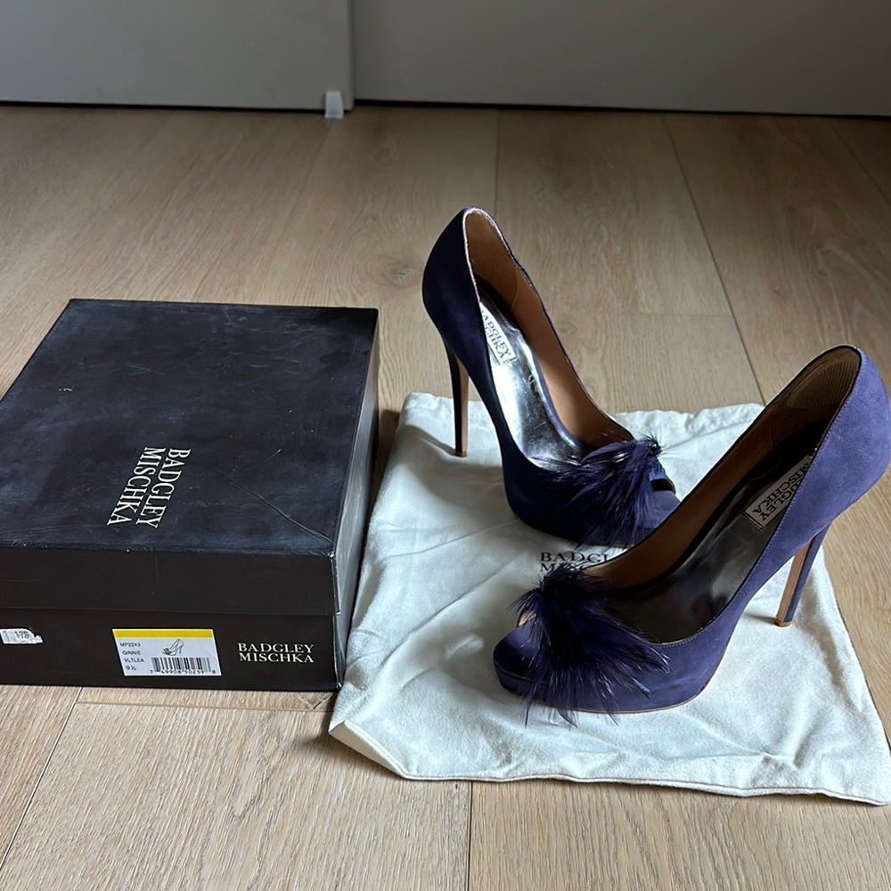 Badgley Mischka Women's Purple Peep Toe Heels